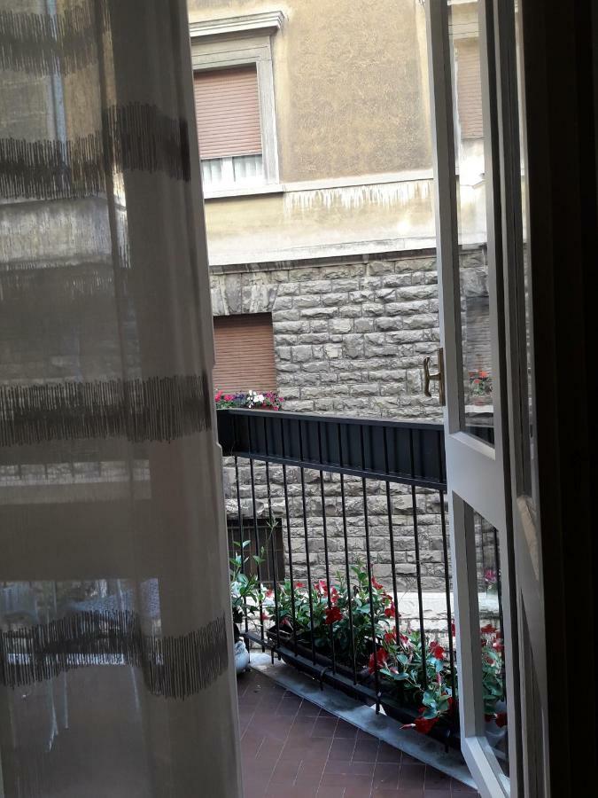 Happy Holidays Welcome Триест Екстериор снимка